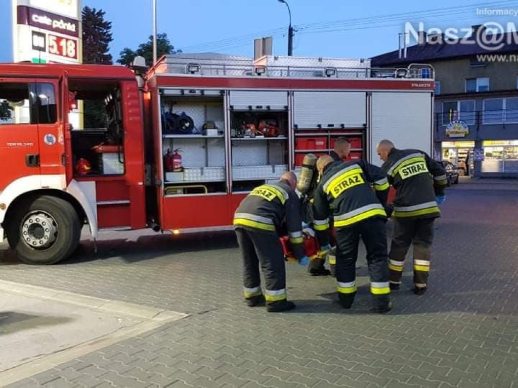 Strażacy na stacji paliw w Mławie. Zobacz zdjęcia!