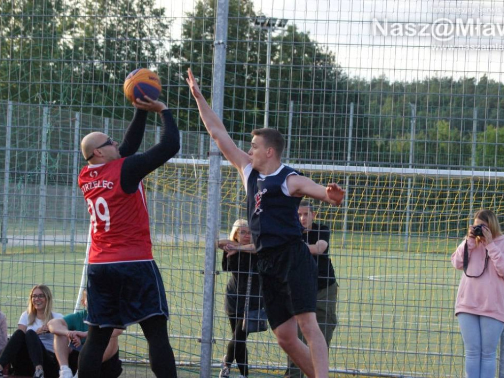 Deszcz pokonał koszykarzy. Zamknięta hala