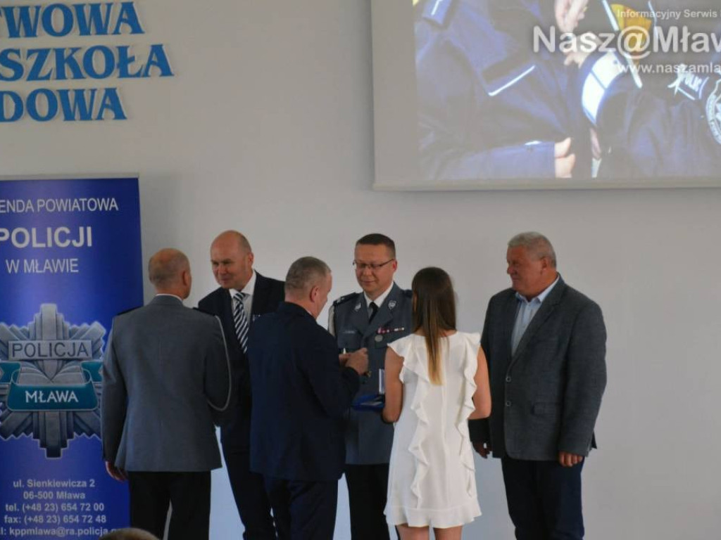 Święto Policji. Awanse i odznaczenia - FOTORELACJA