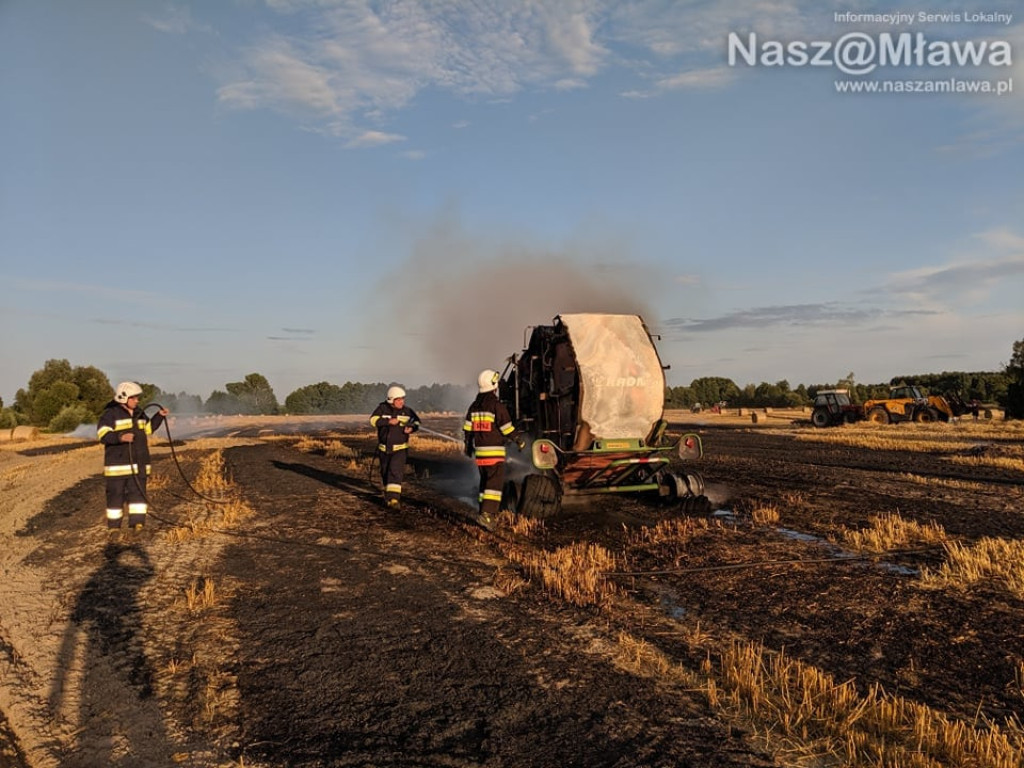 Pożar maszyny - uratowano budynki. Pomogli strażacy i sąsiedzi [ZDJĘCIA I FILM z drona]