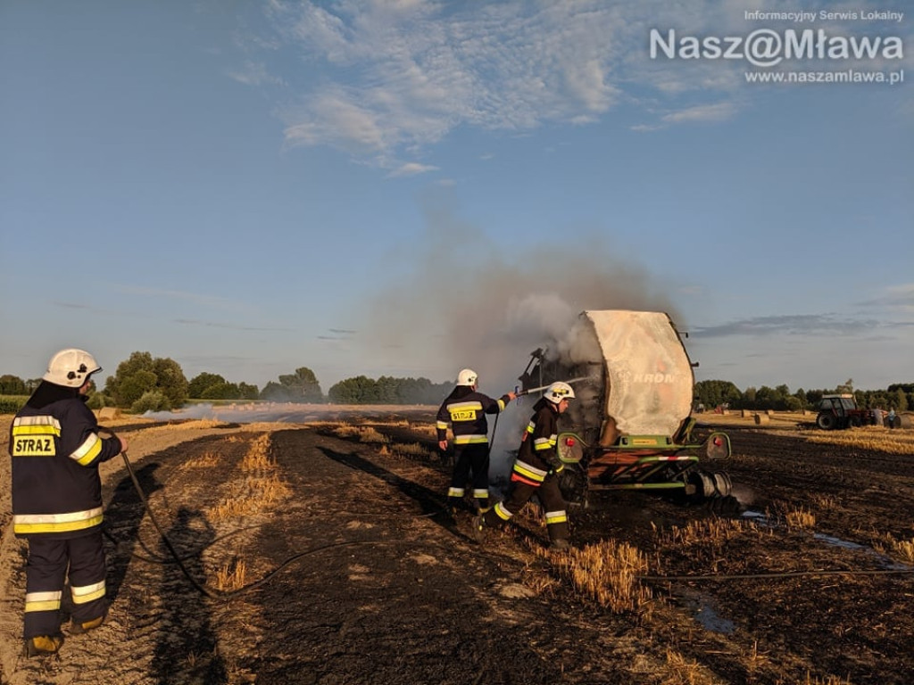Pożar maszyny - uratowano budynki. Pomogli strażacy i sąsiedzi [ZDJĘCIA I FILM z drona]