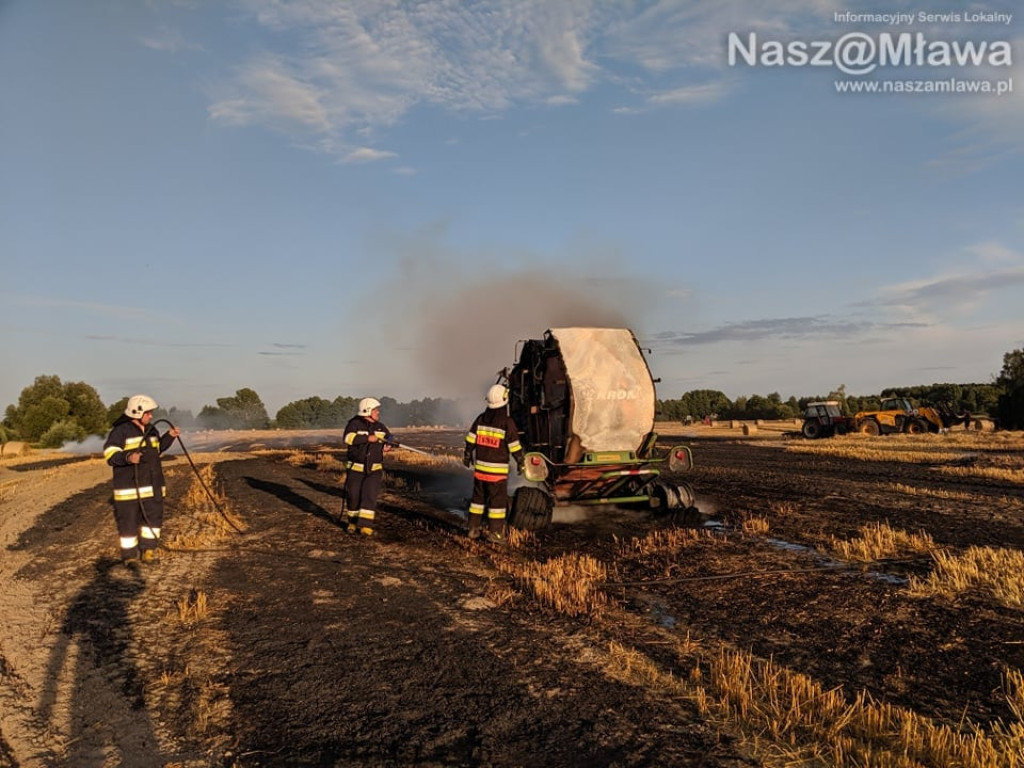 Pożar maszyny - uratowano budynki. Pomogli strażacy i sąsiedzi [ZDJĘCIA I FILM z drona]