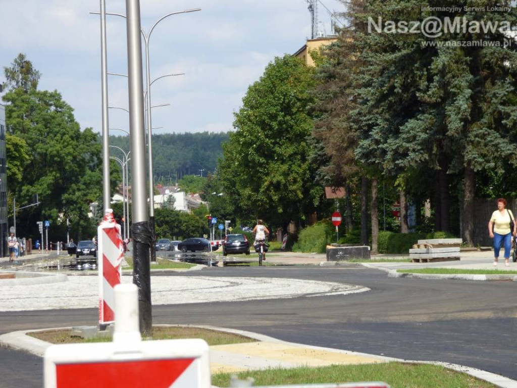 Czy rondo przed policją otworzą jeszcze w wakacje?