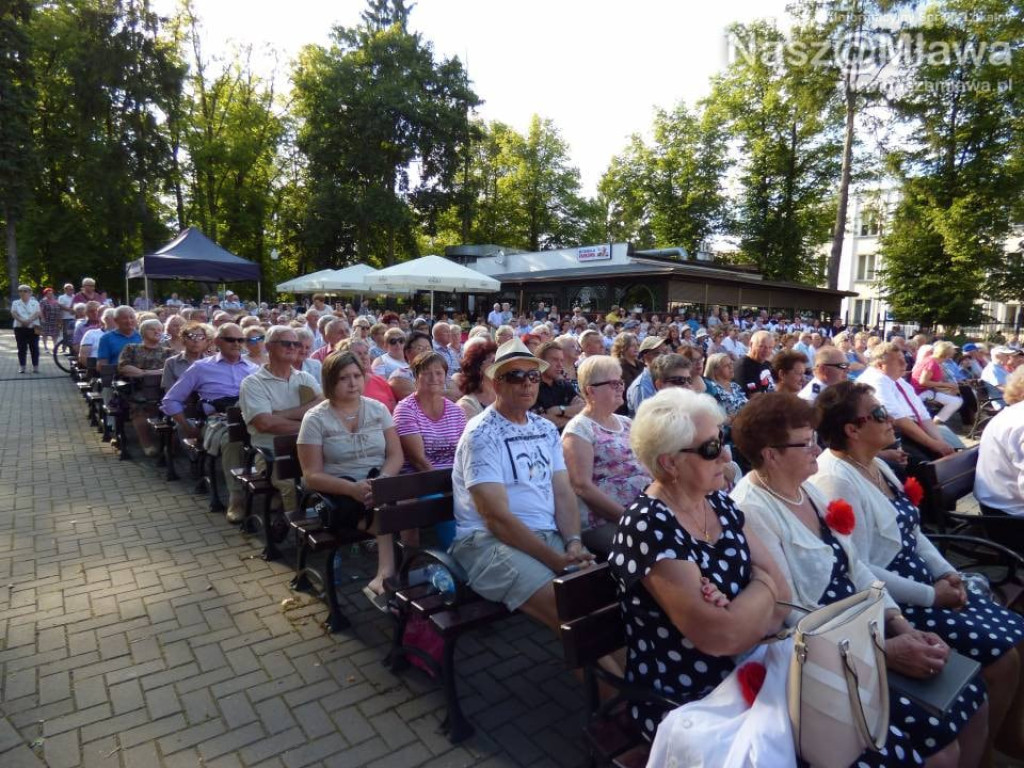 Tłumy na Festiwalu Piosenki Żołnierskiej i Patriotycznej w Mławie