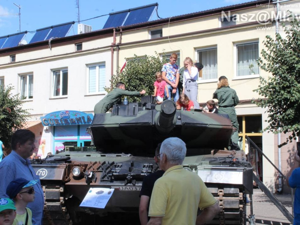 Piknik militarny w Mławie. FOTORELACJA