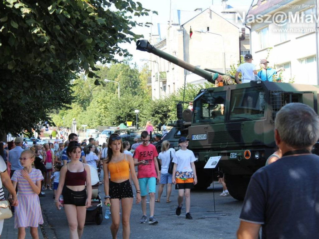 Piknik militarny w Mławie. FOTORELACJA