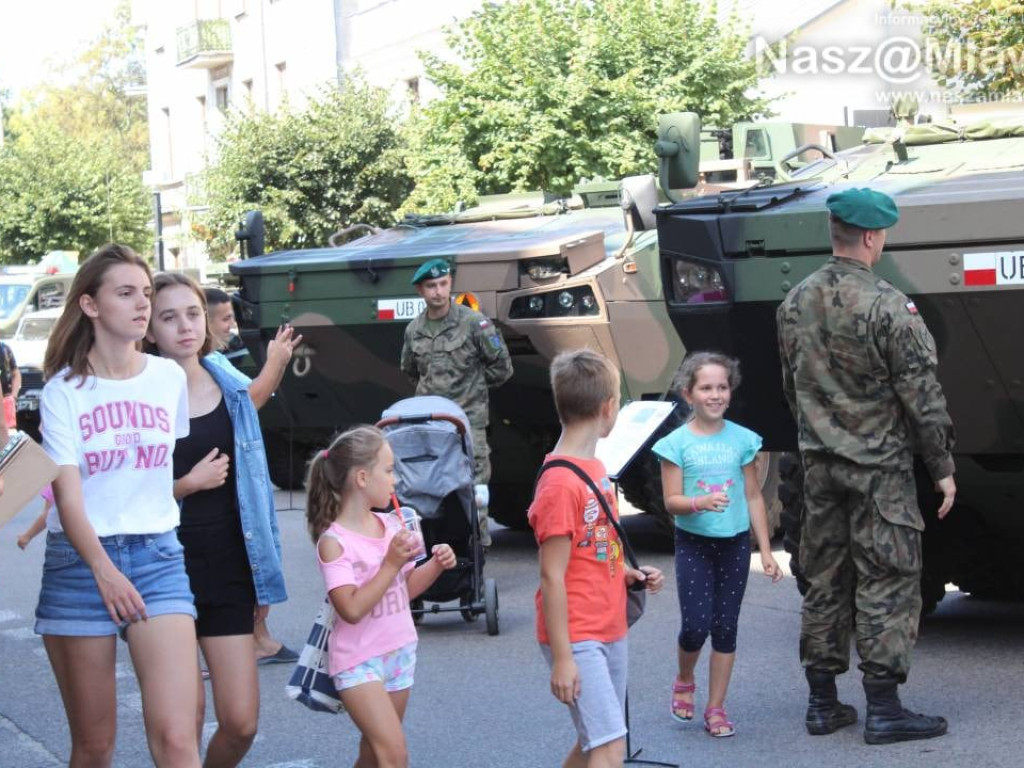 Piknik militarny w Mławie. FOTORELACJA