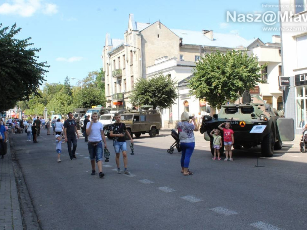Piknik militarny w Mławie. FOTORELACJA
