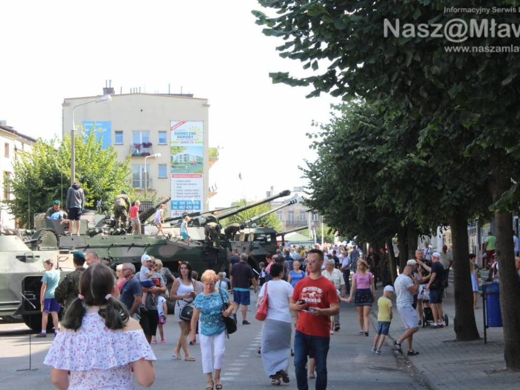 Piknik militarny w Mławie. FOTORELACJA