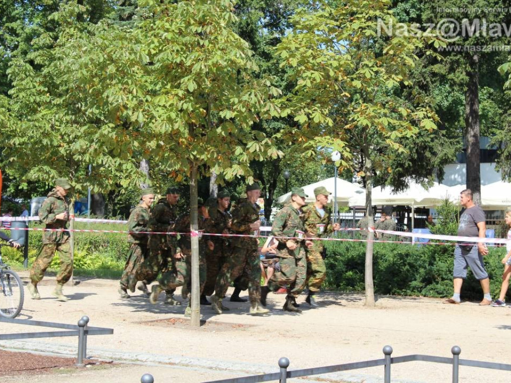 Piknik militarny w Mławie. FOTORELACJA