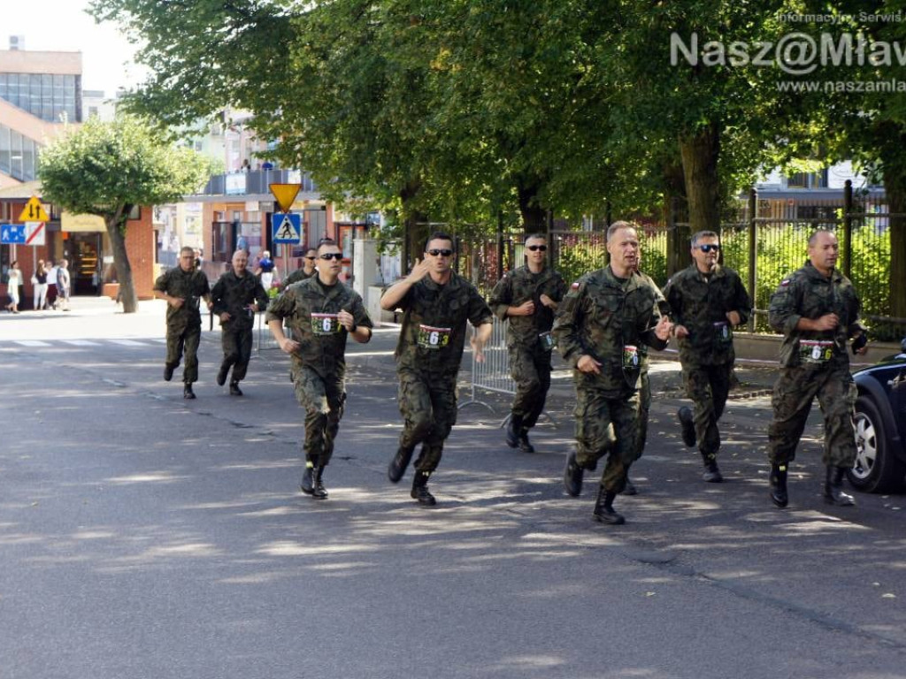 Żołnierskie zmagania w Mławie. Najszybciej pobiegli Białorusini