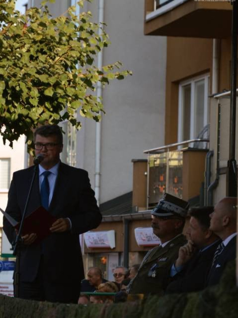 FOTORELACJA: Defilada podczas obchodów 80. rocznicy bitwy pod Mławą