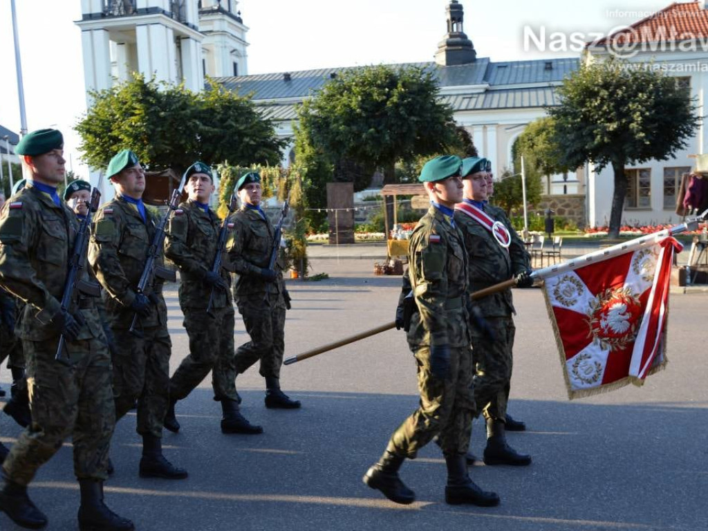FOTORELACJA: Defilada podczas obchodów 80. rocznicy bitwy pod Mławą