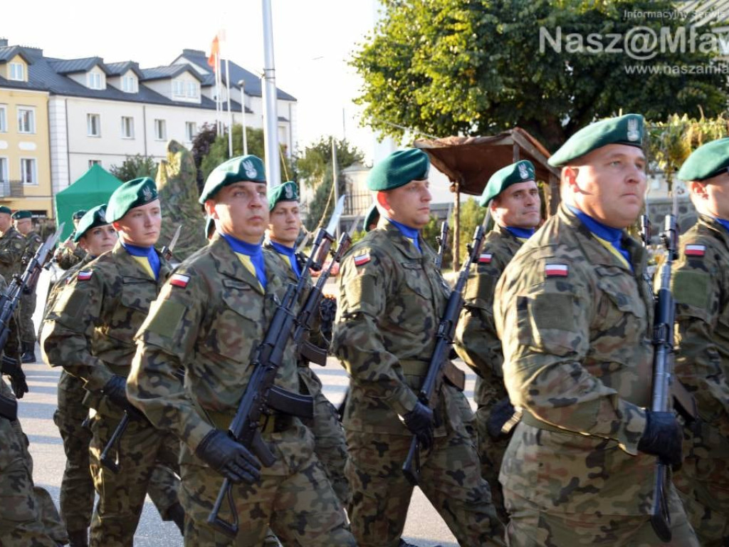 FOTORELACJA: Defilada podczas obchodów 80. rocznicy bitwy pod Mławą