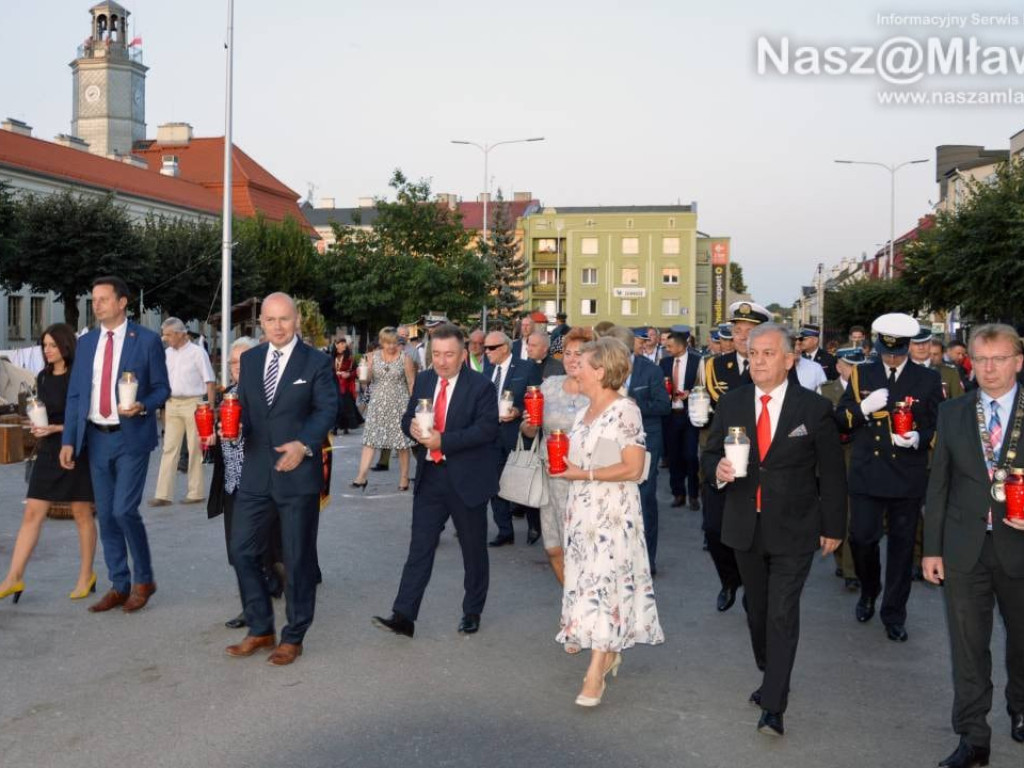 FOTORELACJA: Defilada podczas obchodów 80. rocznicy bitwy pod Mławą