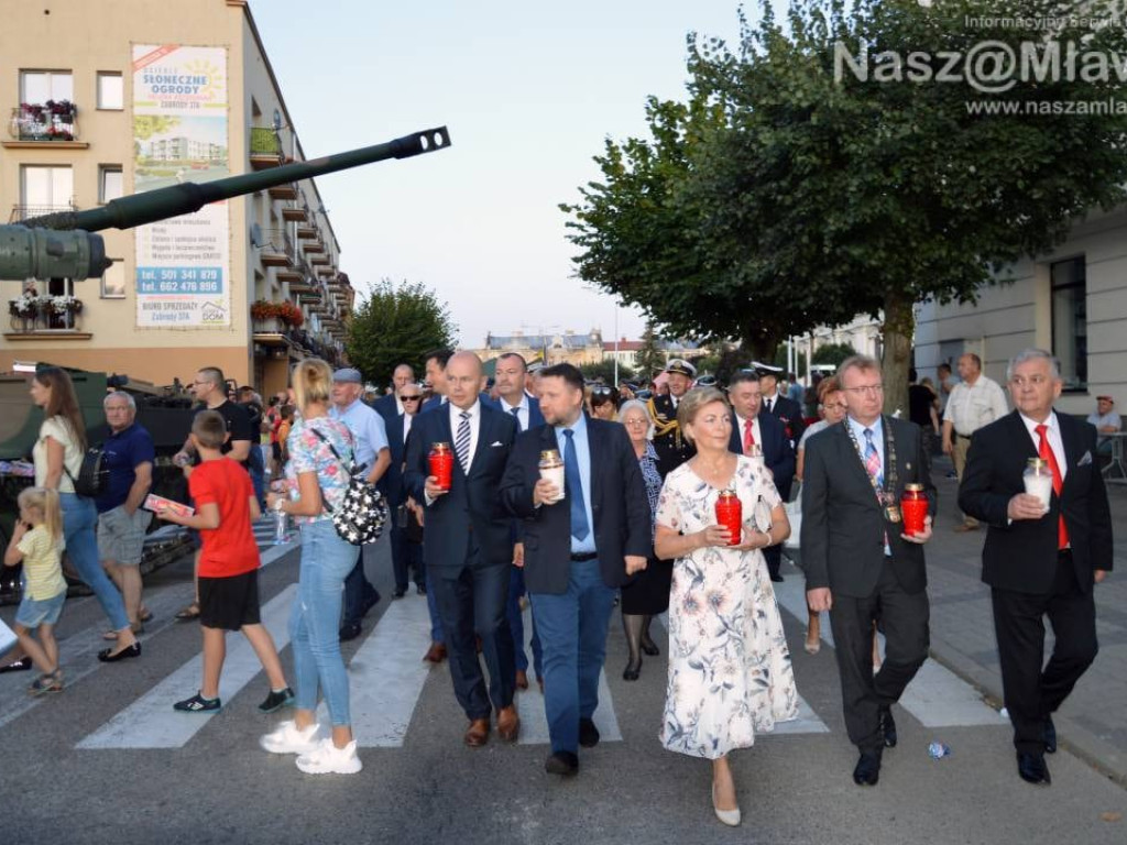 FOTORELACJA: Defilada podczas obchodów 80. rocznicy bitwy pod Mławą