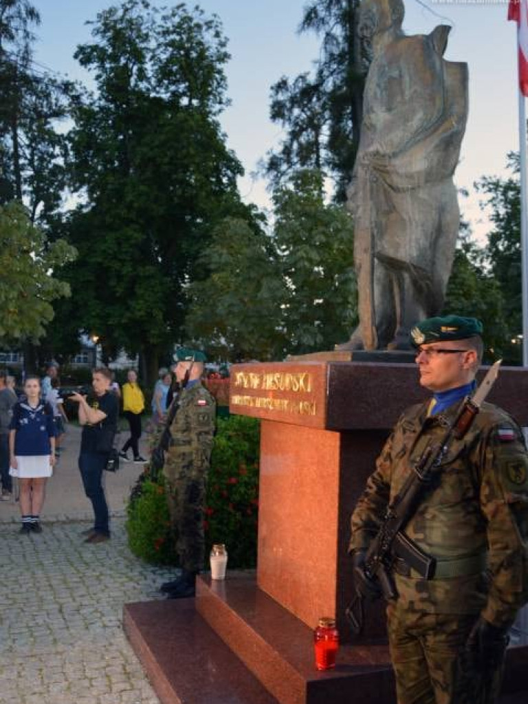 FOTORELACJA: Defilada podczas obchodów 80. rocznicy bitwy pod Mławą