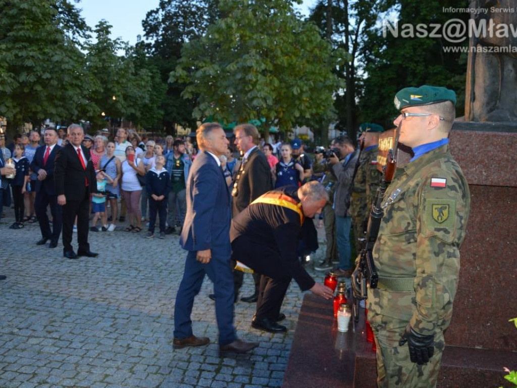 FOTORELACJA: Defilada podczas obchodów 80. rocznicy bitwy pod Mławą