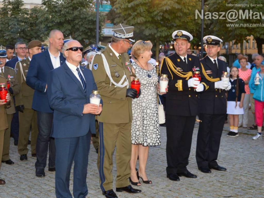 FOTORELACJA: Defilada podczas obchodów 80. rocznicy bitwy pod Mławą