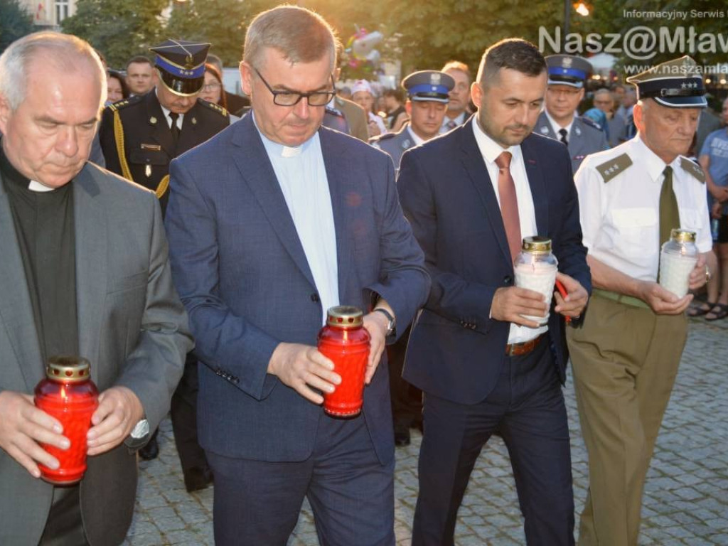 FOTORELACJA: Defilada podczas obchodów 80. rocznicy bitwy pod Mławą