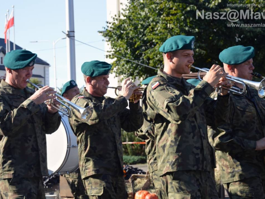 FOTORELACJA: Defilada podczas obchodów 80. rocznicy bitwy pod Mławą