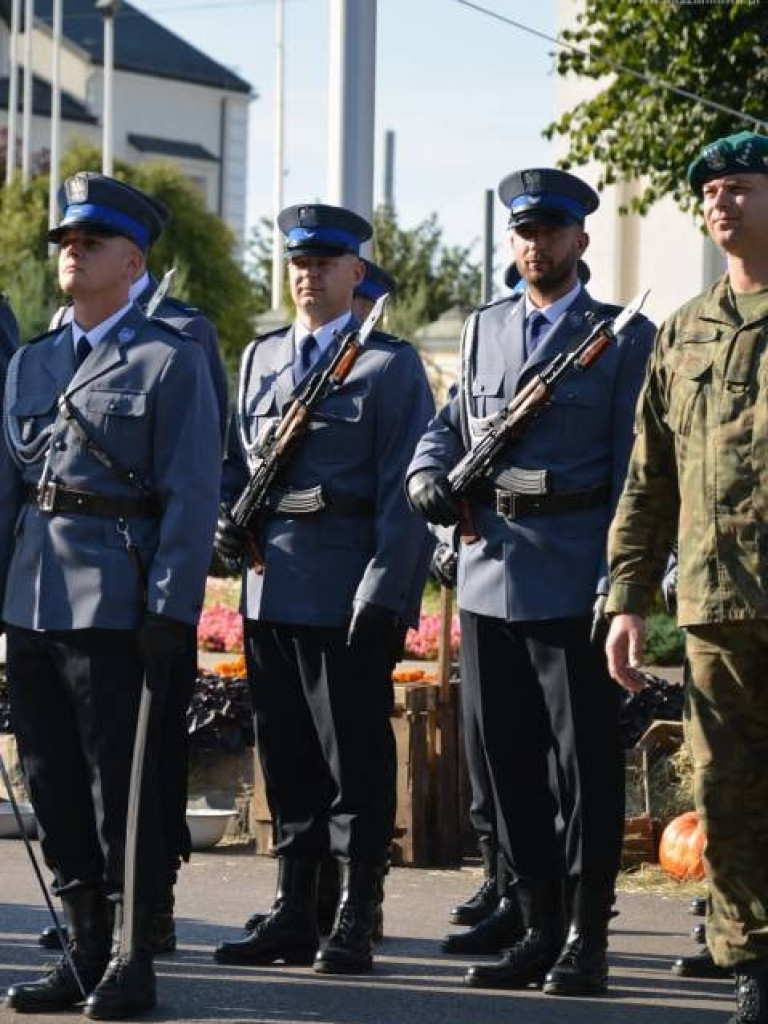 FOTORELACJA: Defilada podczas obchodów 80. rocznicy bitwy pod Mławą