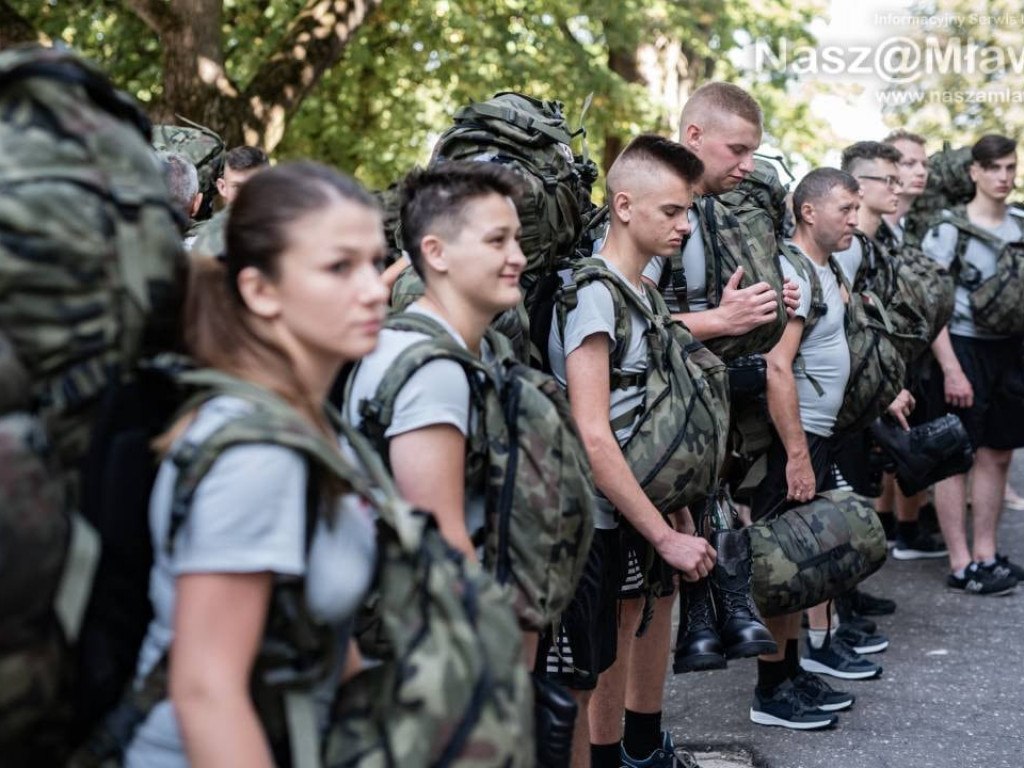 Mieszkańcy powiatu mławskiego szkolą się na poligonie