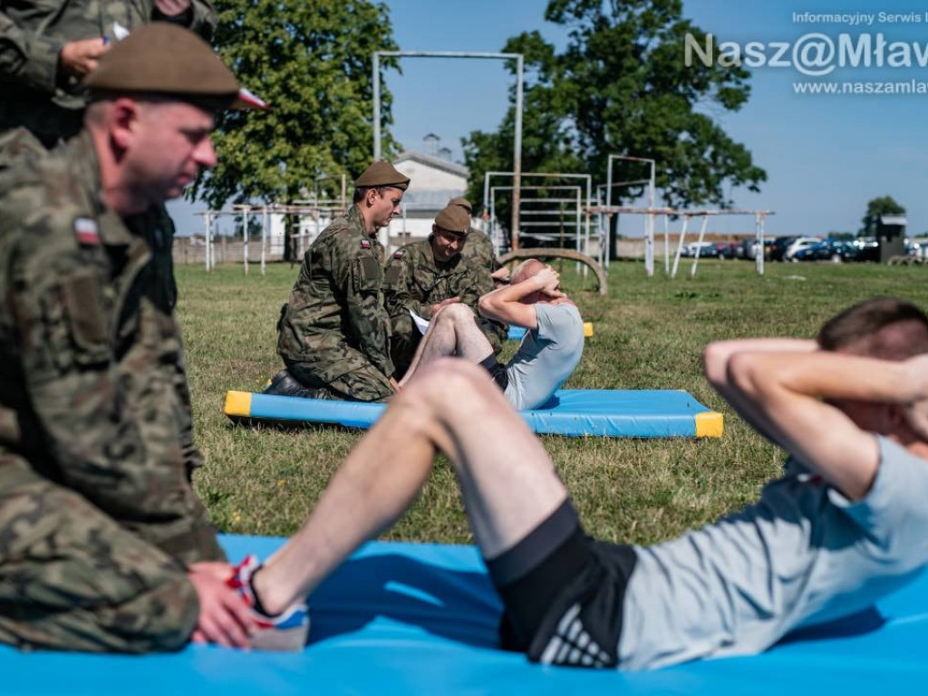 Mieszkańcy powiatu mławskiego szkolą się na poligonie