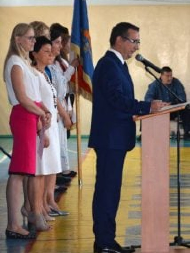 Zabrzmiał pierwszy dzwonek. Uczniowie powitali rok szkolny 2019/2020