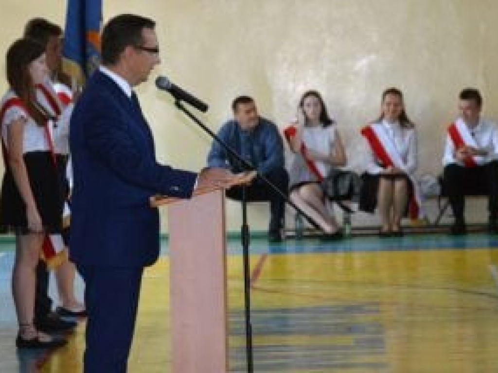 Zabrzmiał pierwszy dzwonek. Uczniowie powitali rok szkolny 2019/2020