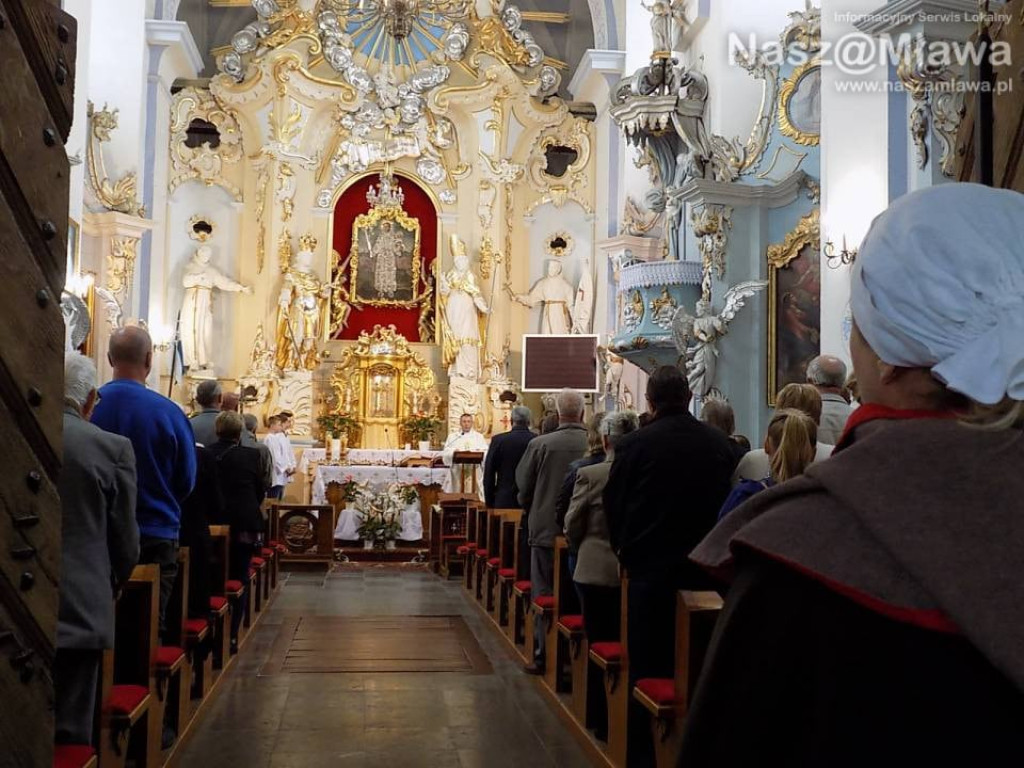 Zabawy dworskie i plebejskie, pojedynki - powrót do średniowiecza