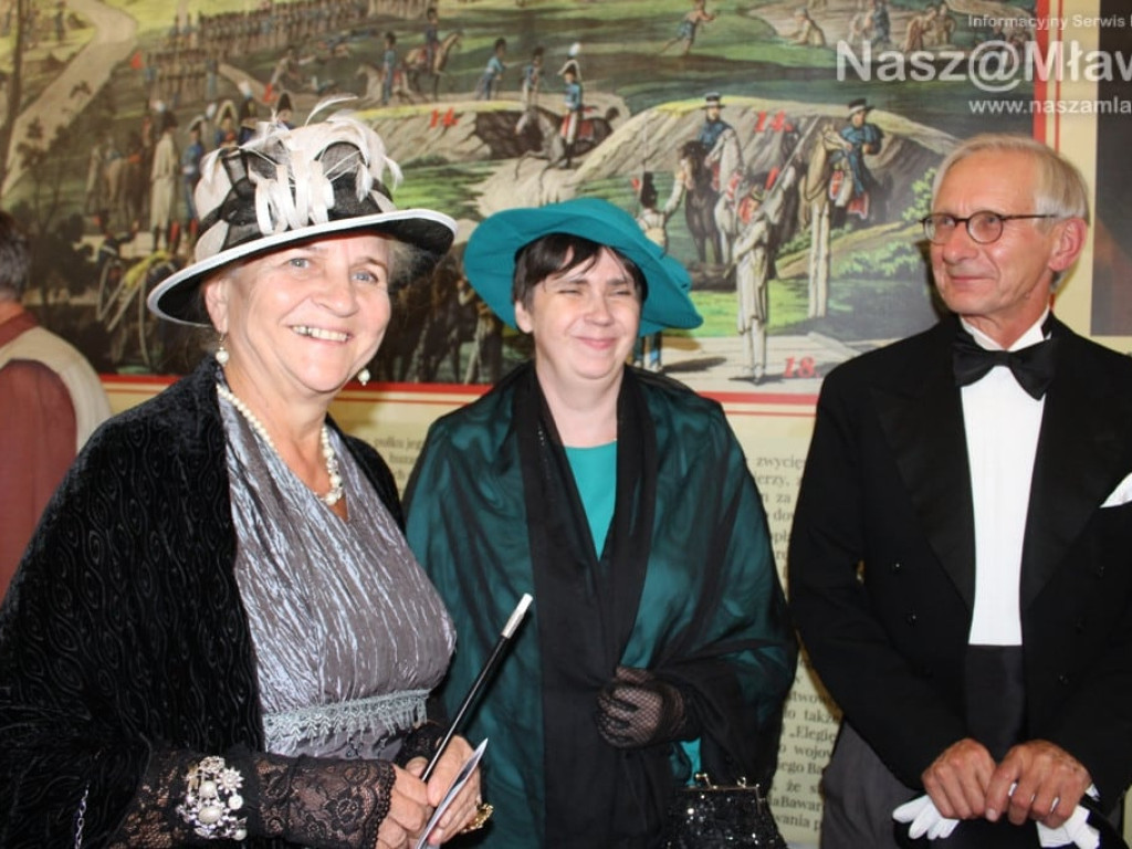 Wernisaż Joanny Rodowicz w Domu Polonii w Pułtusku