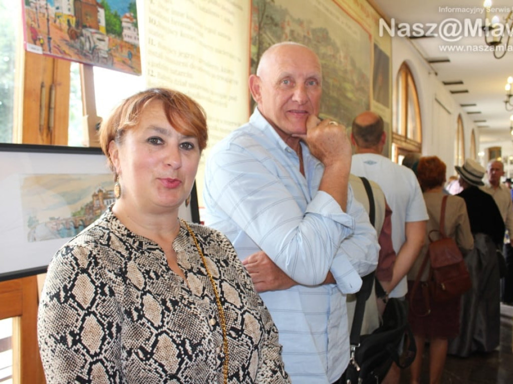 Wernisaż Joanny Rodowicz w Domu Polonii w Pułtusku