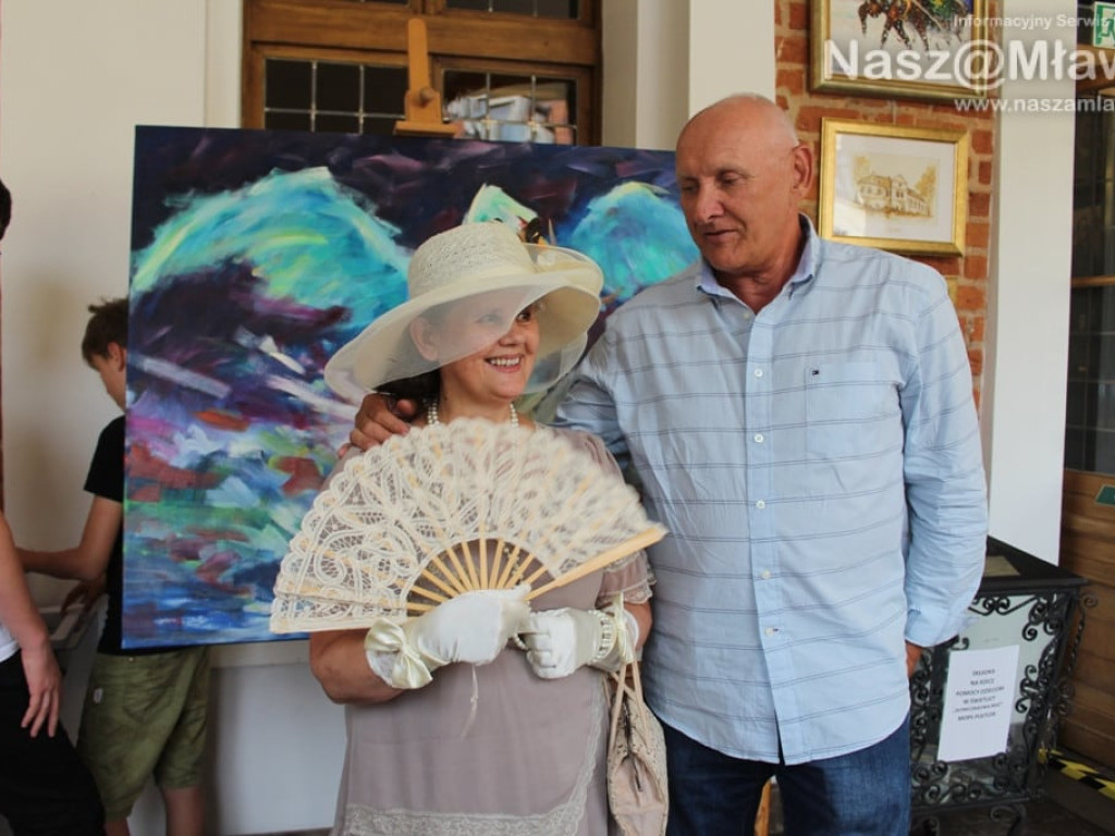 Wernisaż Joanny Rodowicz w Domu Polonii w Pułtusku