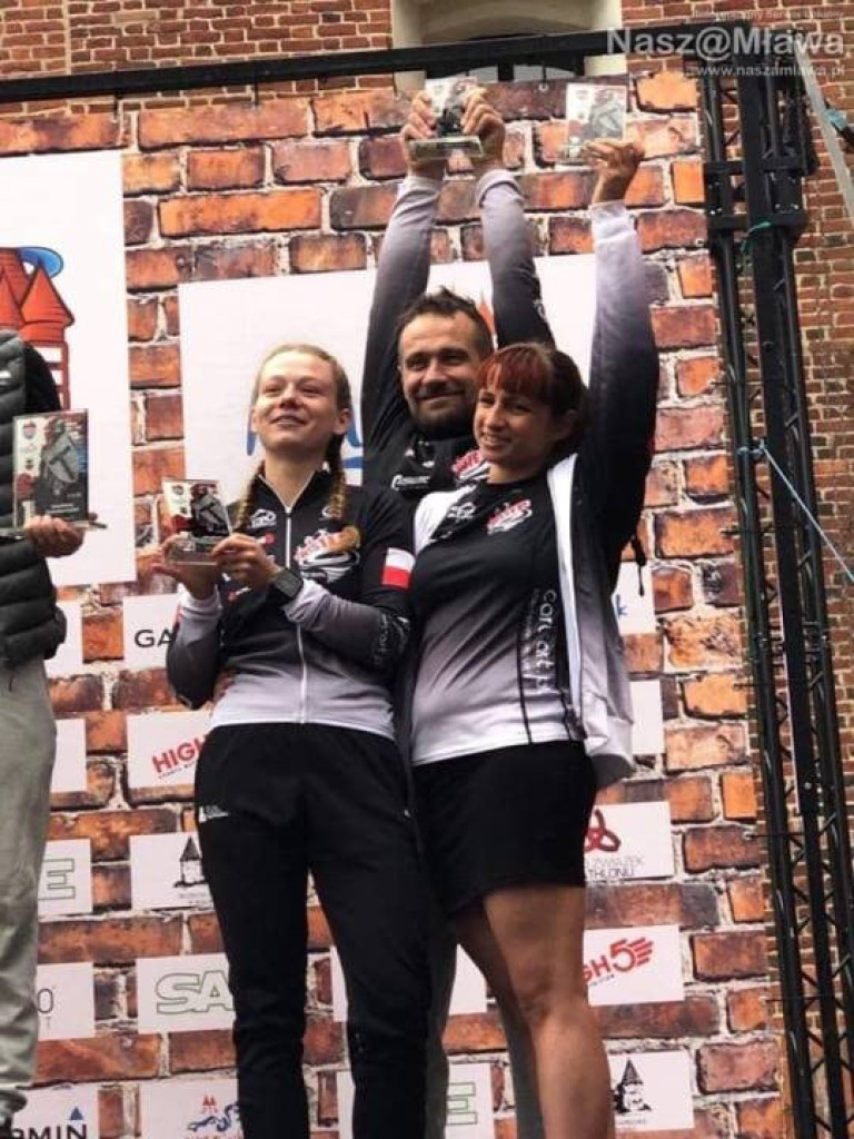 Podium triathlonistów w Malborku. W drużynie i solo