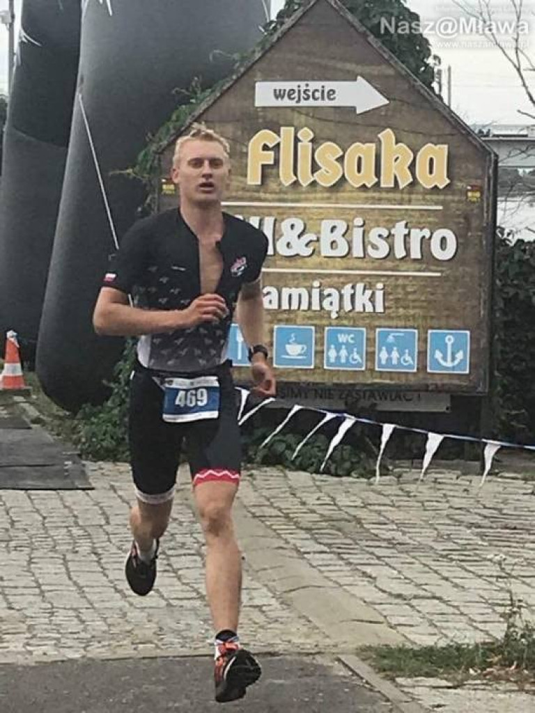 Podium triathlonistów w Malborku. W drużynie i solo
