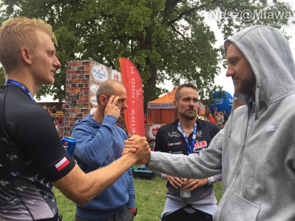 Podium triathlonistów w Malborku. W drużynie i solo