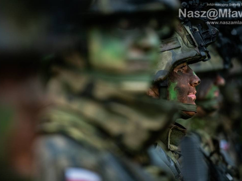 Mławianie zaprzysiężeni w obecności szefa MON