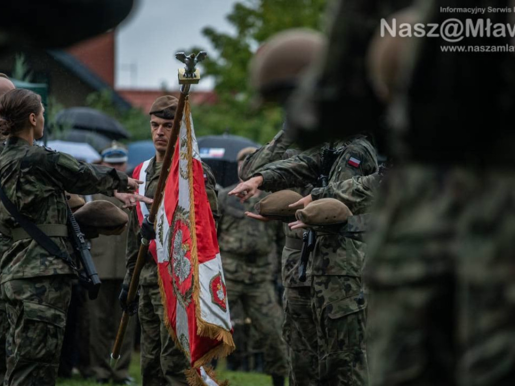 Mławianie zaprzysiężeni w obecności szefa MON