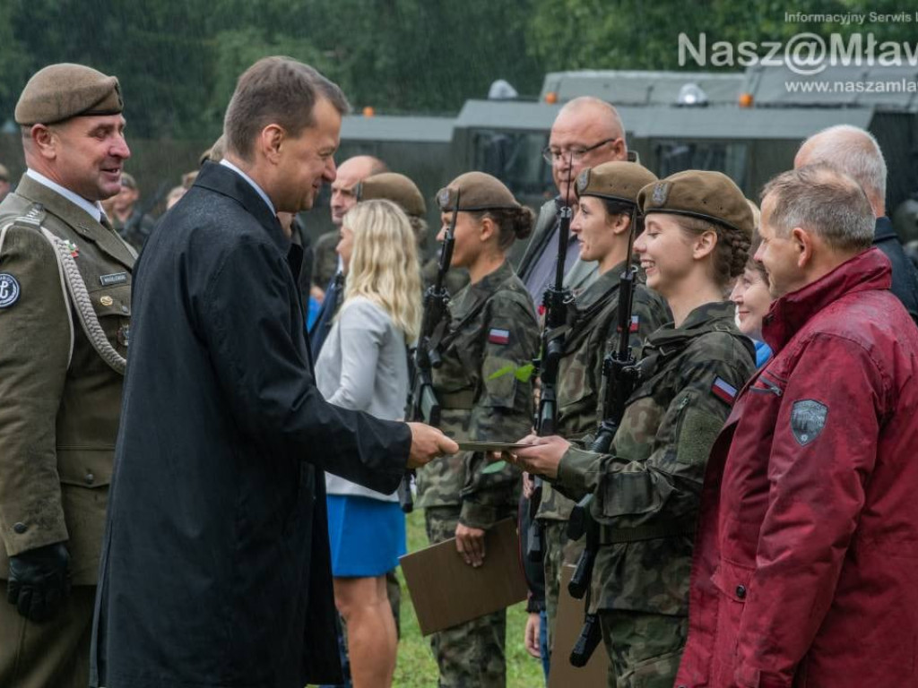 Mławianie zaprzysiężeni w obecności szefa MON