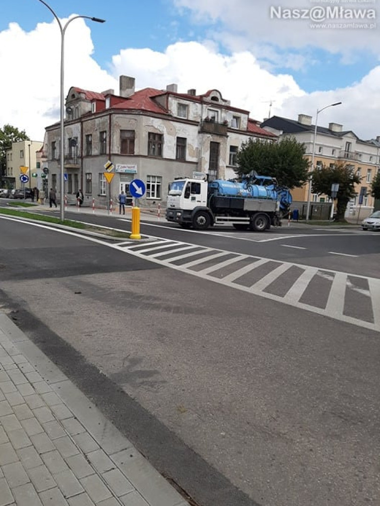 Lelewela otwarta. Można jechać rondem przed policją