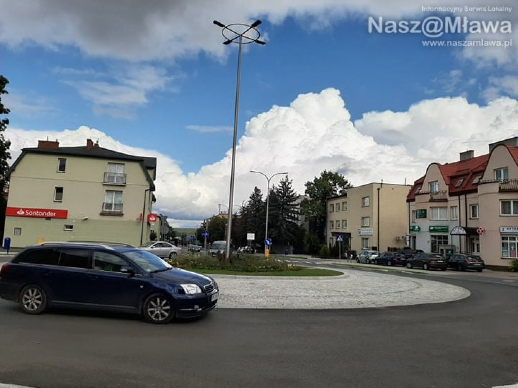 Lelewela otwarta. Można jechać rondem przed policją