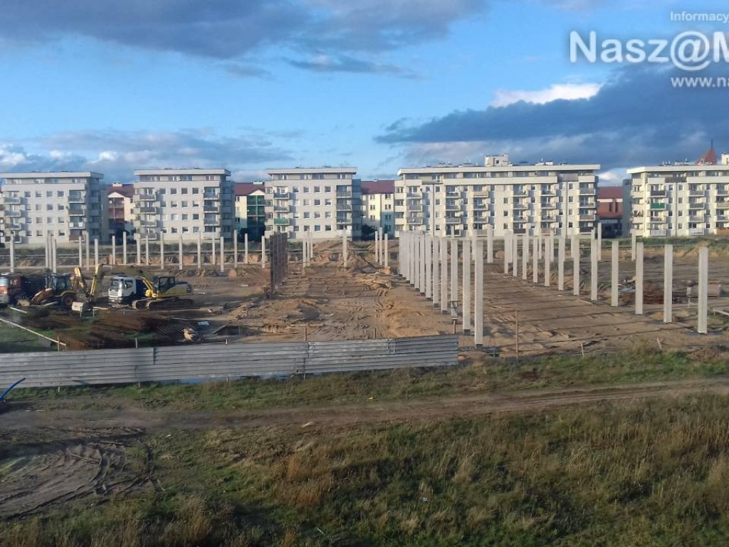 Budowa Galerii Handlowej przy Al. Św. Wojciecha postępuje - FOTORELACJA