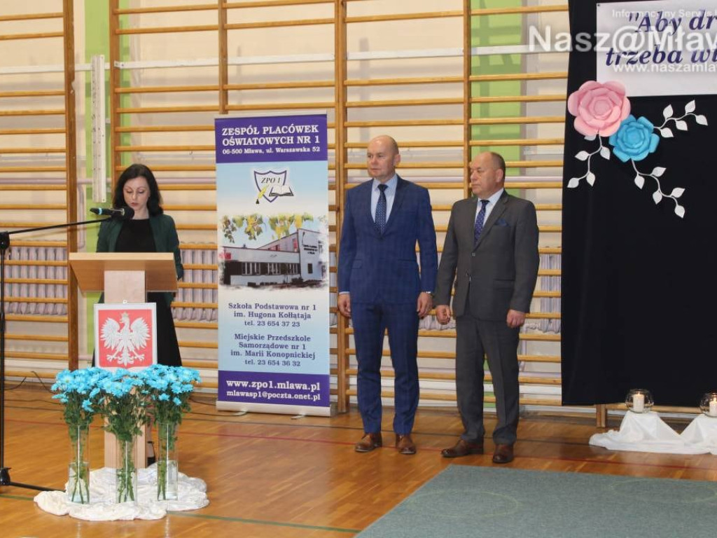 Nauczyciele nagrodzeni przez burmistrza. Relacja (ZDJĘCIA I FILMY)