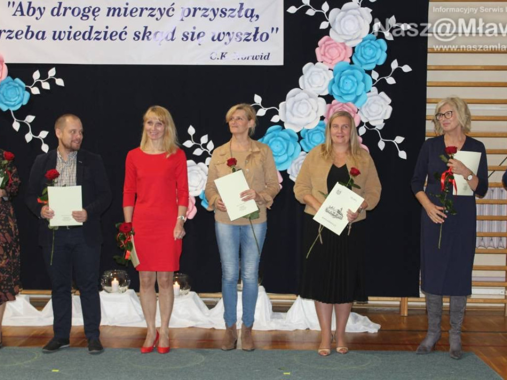 Nauczyciele nagrodzeni przez burmistrza. Relacja (ZDJĘCIA I FILMY)