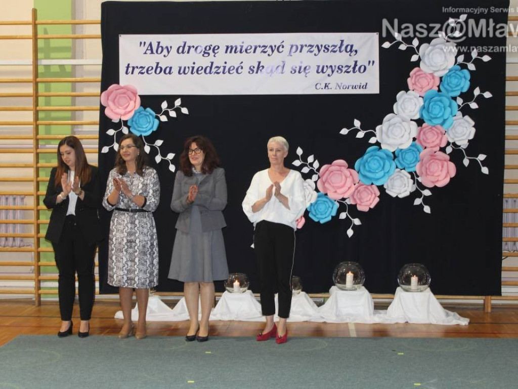 Nauczyciele nagrodzeni przez burmistrza. Relacja (ZDJĘCIA I FILMY)