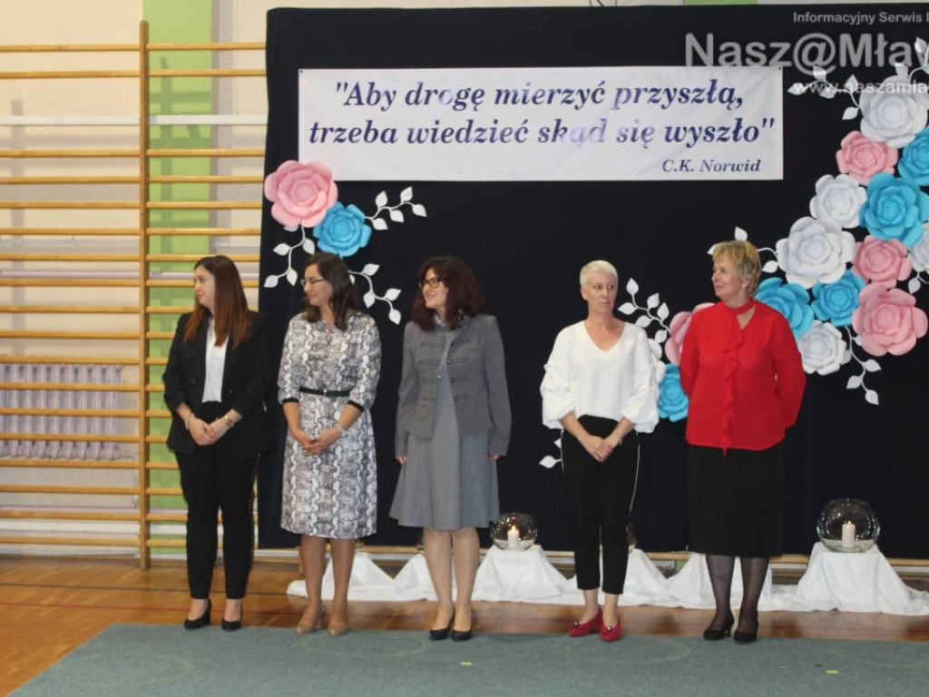 Nauczyciele nagrodzeni przez burmistrza. Relacja (ZDJĘCIA I FILMY)