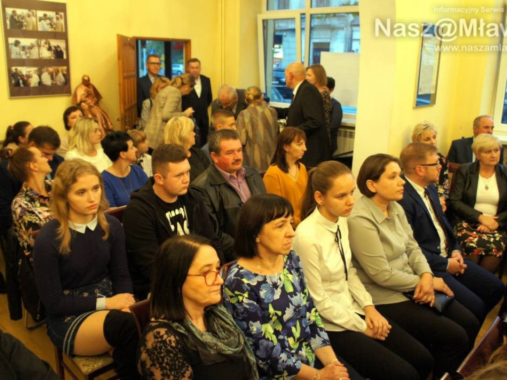 W Mławie wręczono stypendia uzdolnionej młodzieży