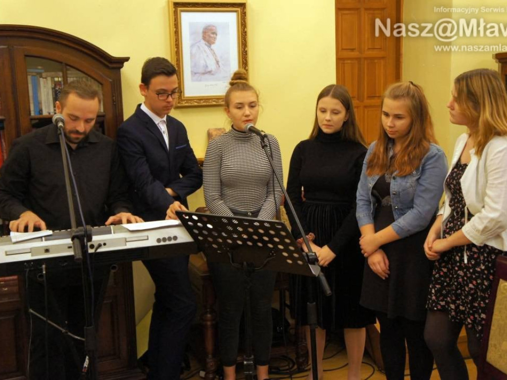 W Mławie wręczono stypendia uzdolnionej młodzieży