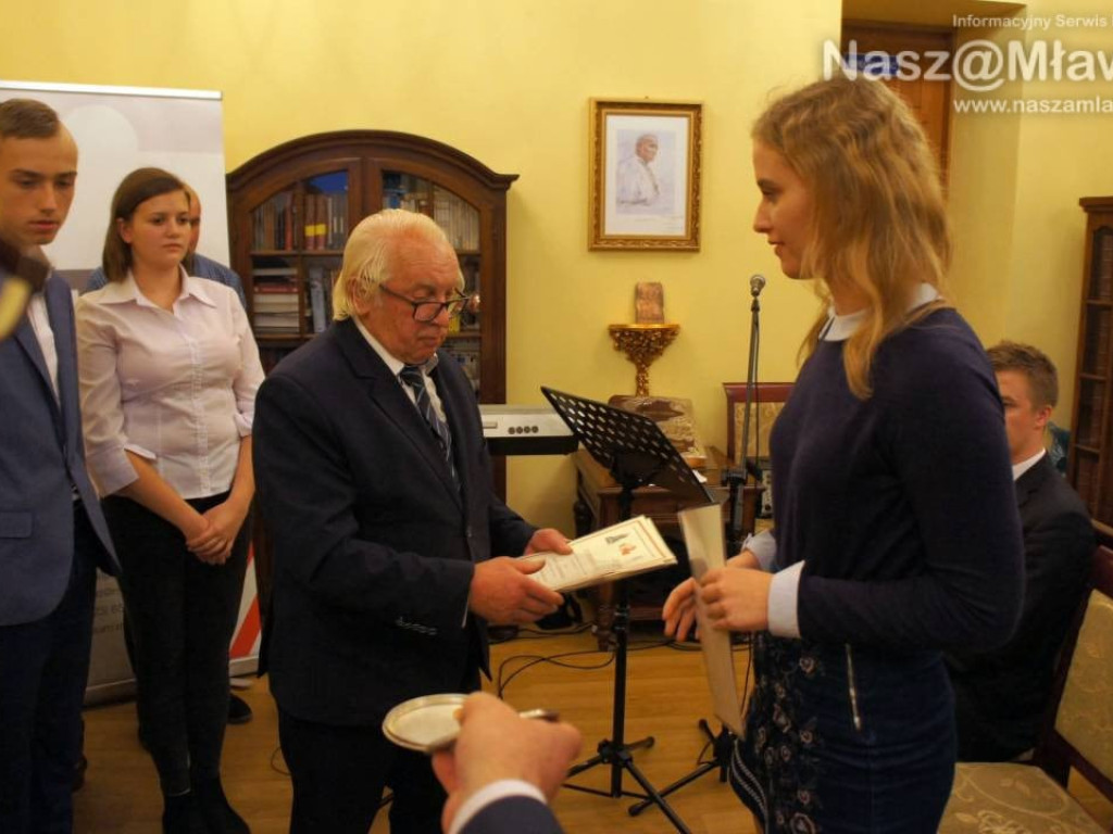 W Mławie wręczono stypendia uzdolnionej młodzieży